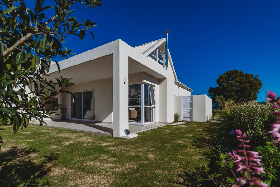 3 Bedroom Property for Sale in Kraaibosch Western Cape